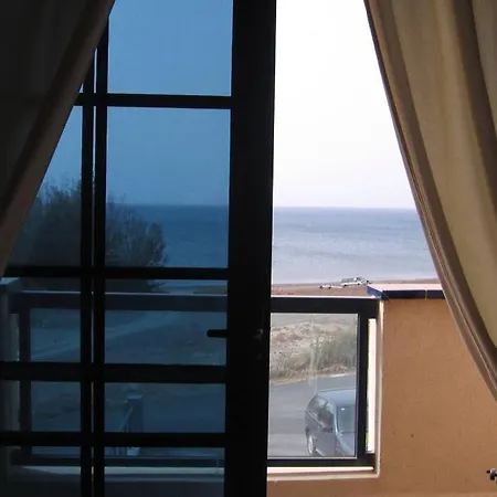 Сasa de vacaciones Beautiful House In Front Of Beach